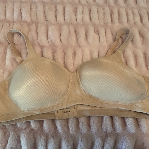 Vanity Fair 44B wire free bra - Picture 1 of 4